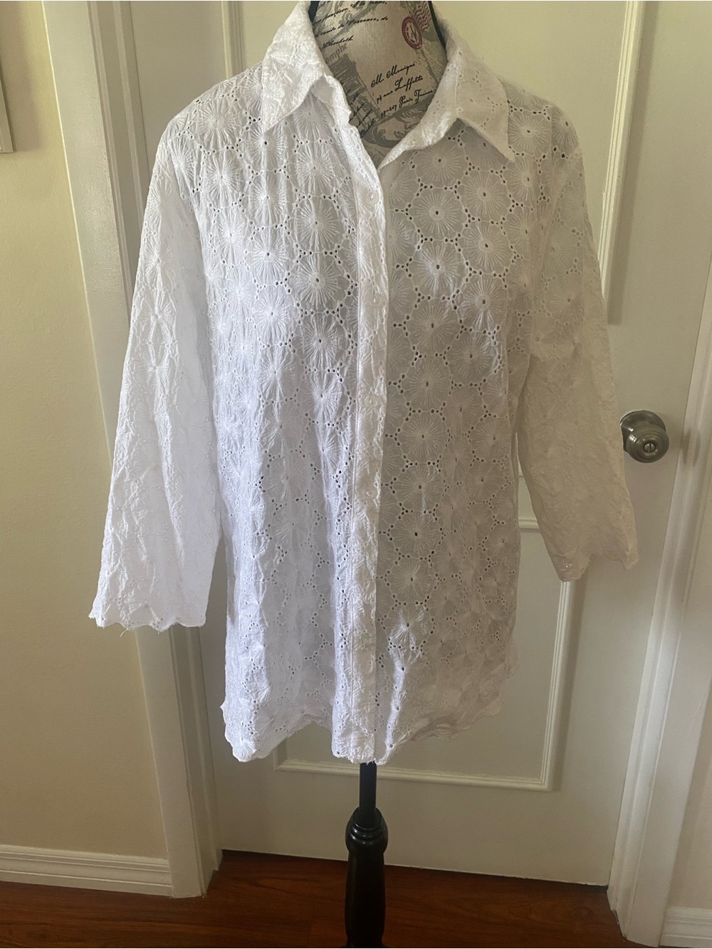 Coldwater Creek White Eyelet Embroidered Button Front Blouse XL - Picture 3 of 15